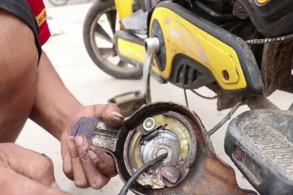 鄂尔多斯电动车刹车故障